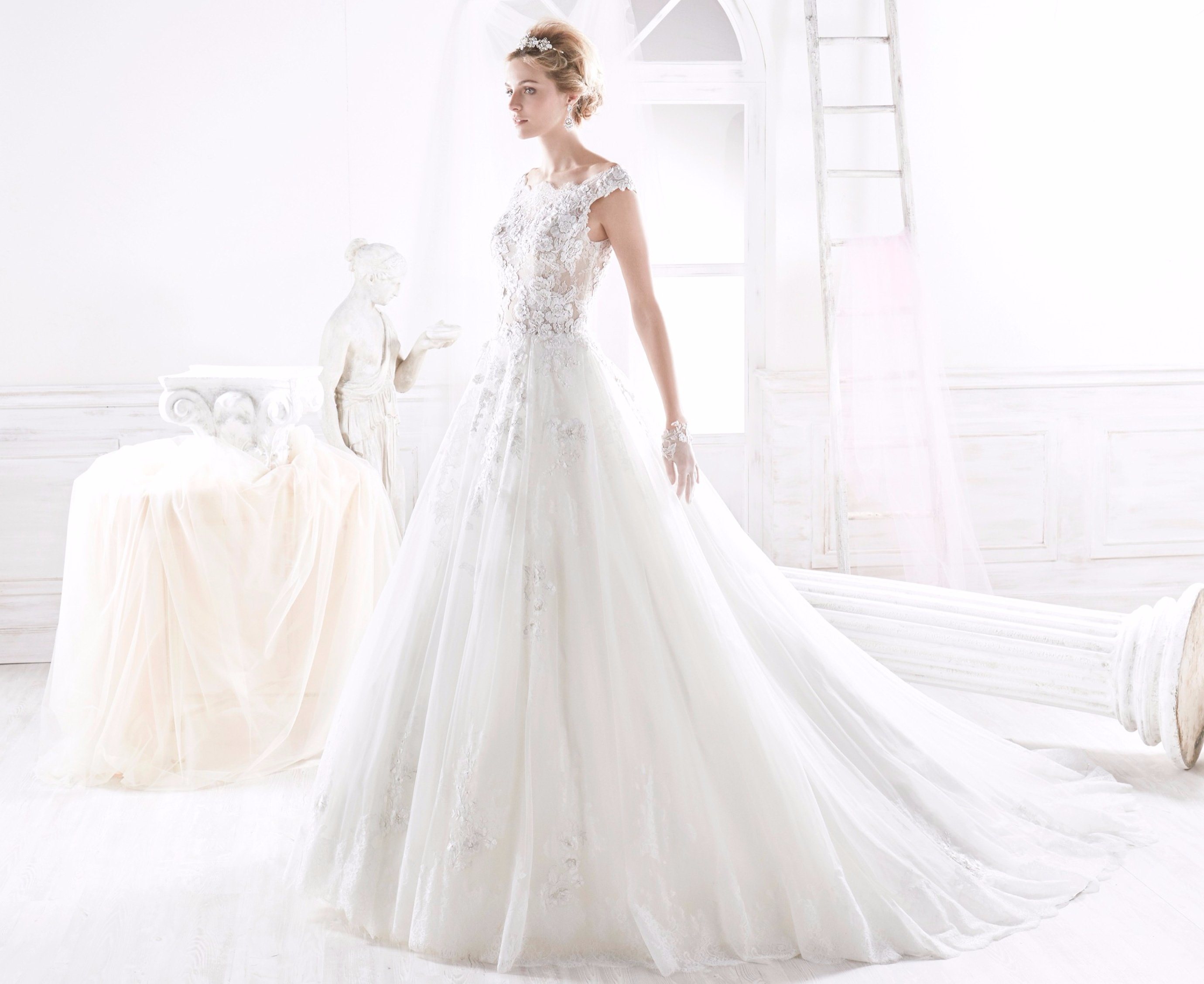 Lace 3D Flower Tulle Ball Bridal Gown