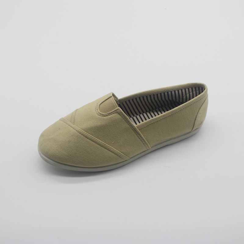 Flat Outsole Canvas Material Lady Women Shoes with Low-Cut Uppers