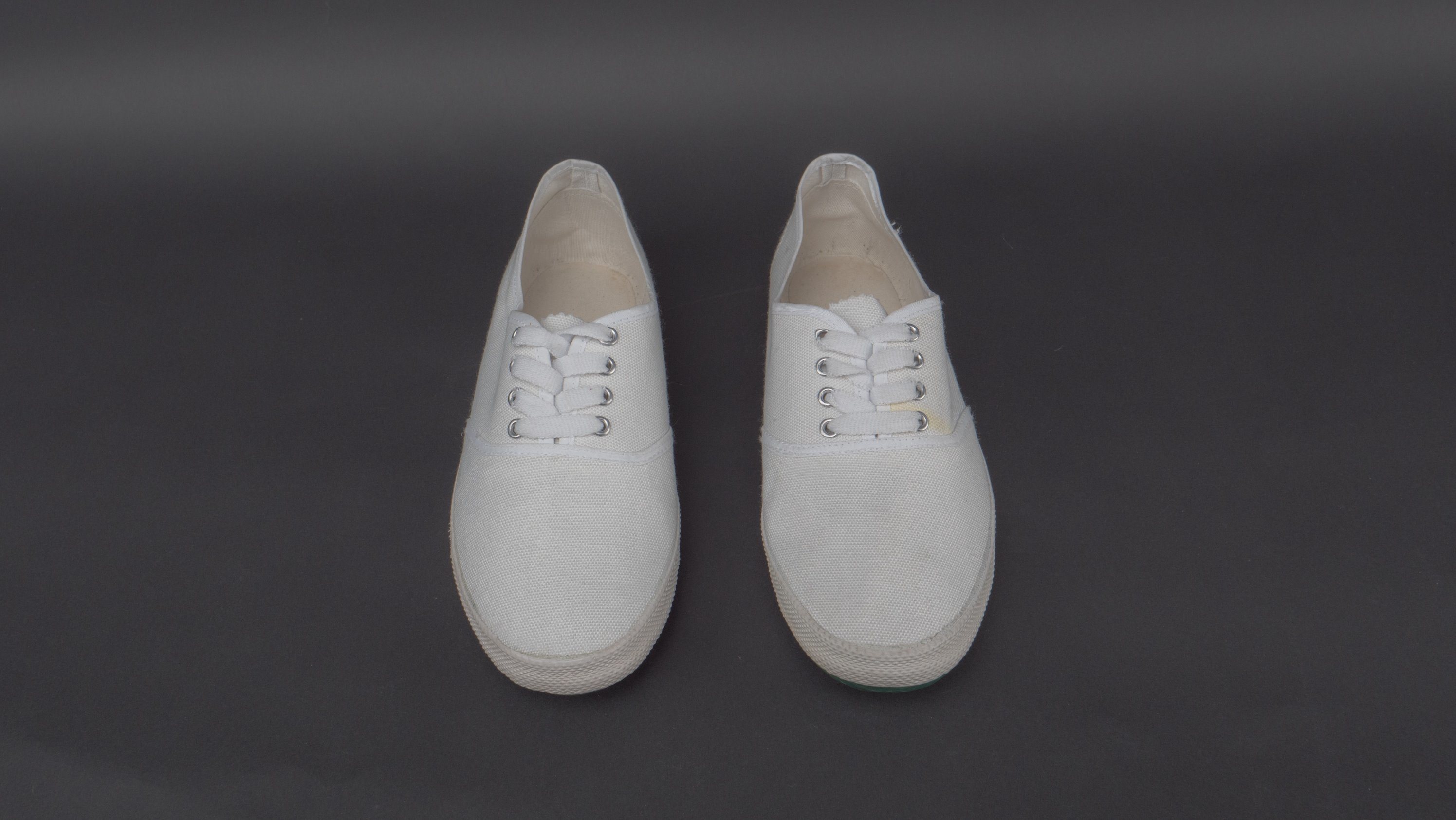2018 New Casual Sports Small White Canvas Shoes