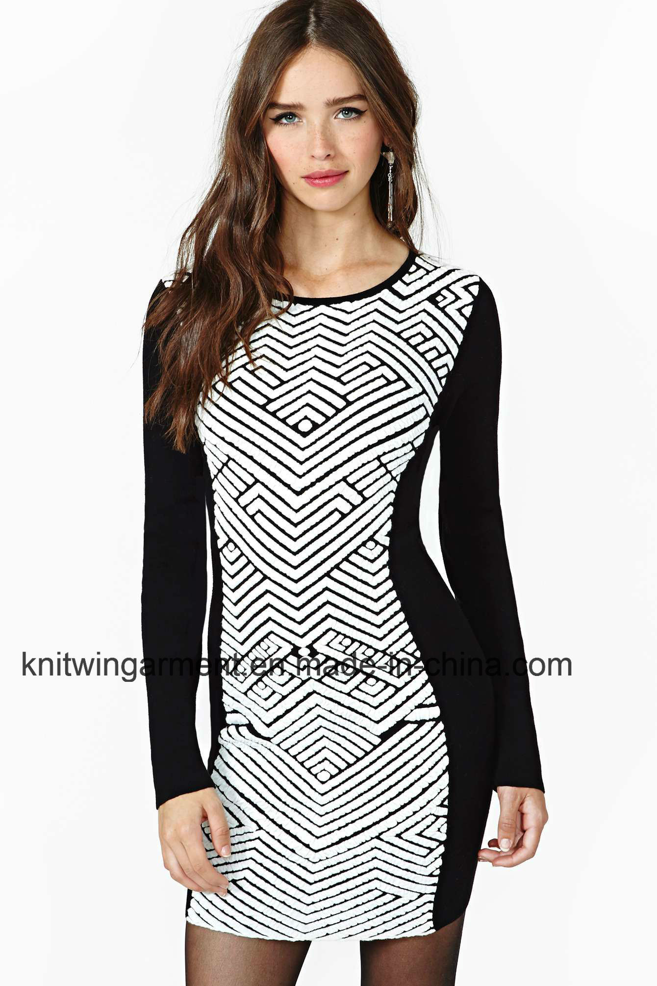 Women OEM Fashion Sweater Dress with Check Pattern (W18-513)