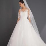 Beautiful Back Long Sleeve Lace Wedding Dress